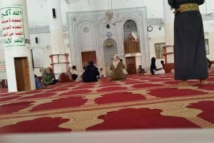 دورات طائفية قبل بدء الدوام.. الحوثي يتعسف موظفي "التربية" بصنعاء ويعطل مصالح الطلاب