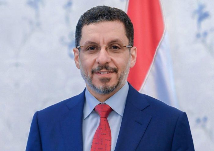 الحكومة اليمنية يطالب بتعليق سفر منسق الشؤون الإنسانية إلى صنعاء