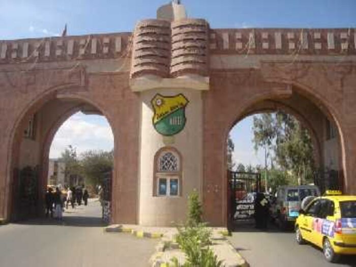 صنعاء.. مليشيا الحوثي تفرض قيودا جديدة على طالبات الجامعات