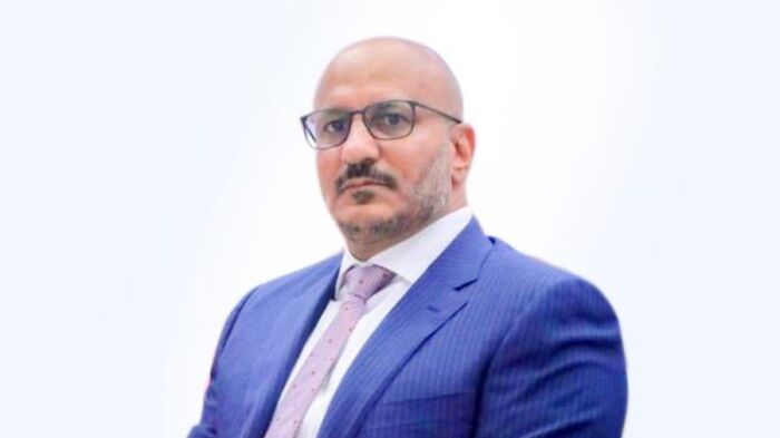 العميد طارق صالح يترأس اجتماعًا عسكريًا مشتركًا في المخا بحضور قيادة وزارة الدفاع وممثلين عن التحالف