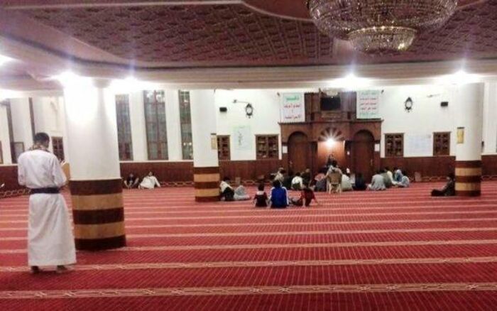 مليشيا الحوثي تواصل منع إقامة صلاة التراويح في جامع الإيمان بصنعاء
