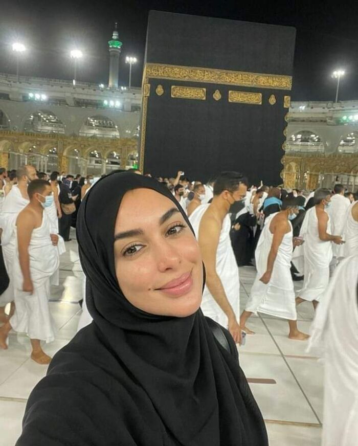 الفنانة #ياسمين_صبري تؤدي مناسك العمرة "صورة"