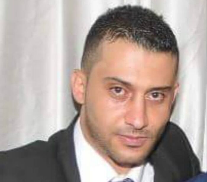 الناشط أكرم حجر: وقوفنا مع الشرعية لا يعني ان لا ننتقدها