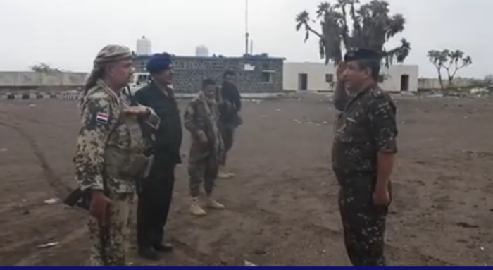 مدير التأمين الفني بالمقاومة الوطنية يقوم بزيارة عيدية لقوات الأمن المركزي وقيادة قطاع الأمن بالساحل الغربي